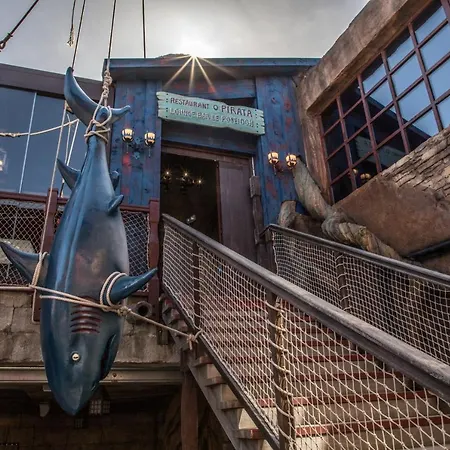 Pirates World آجد