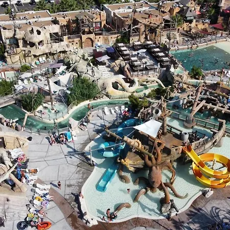 Pirates World فندق