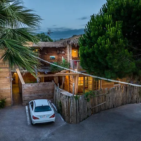 فندق Pirates World