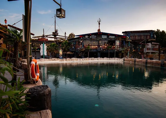 Отель Pirates World